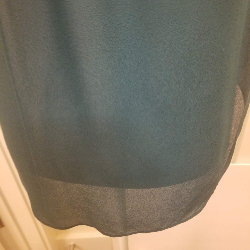 Sleevless Top - Picture 7 of 7
